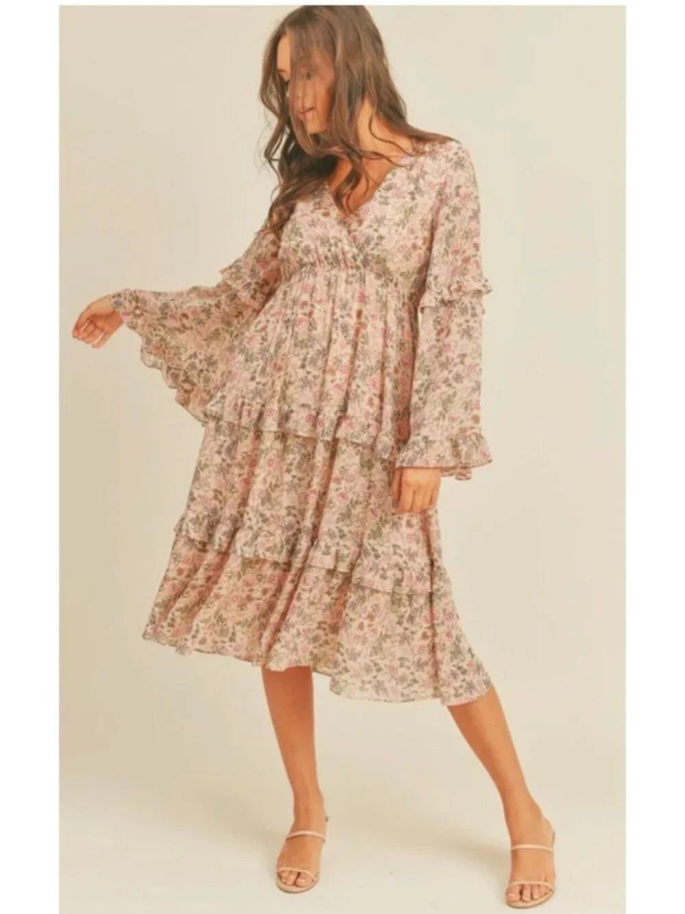 Lush Women’s V-Neck Floral Tiered Fan Sleeve Dress Size M
